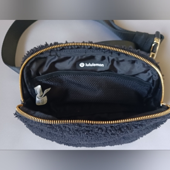 EUC Lululemon Waist Bag - Picture 5 of 8